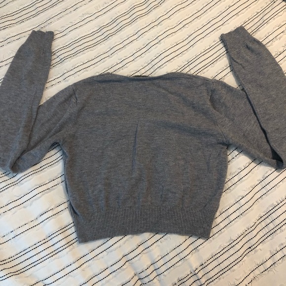 Brandy Melville Grey Cropped Long Sleeve Sweater - Picture 2 of 2